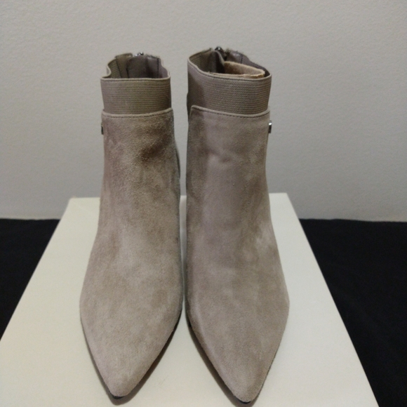 Bandolino Bari Beige Suede Kitten Ankle Booties - Picture 11 of 13